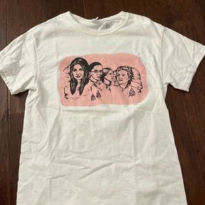 ❤️4 for $28 iconic women top